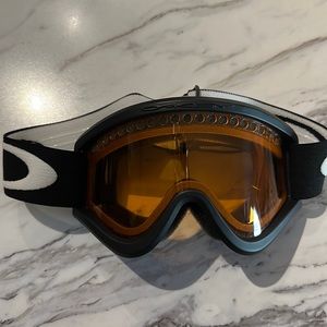 Oakley Target Line M snow goggles